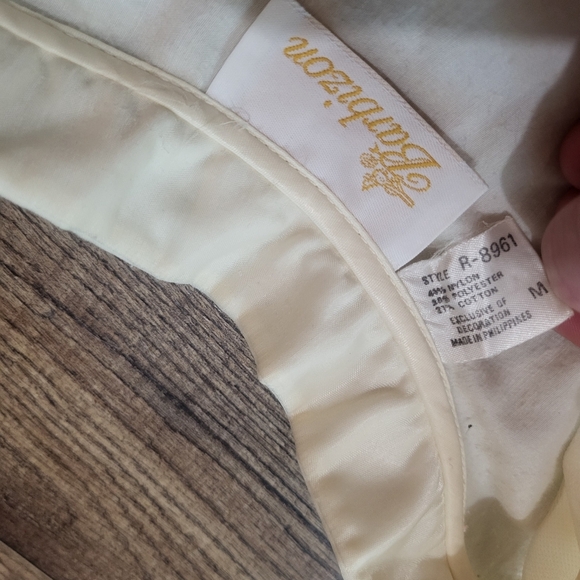 Vintage 1970's Barbizon Rose Embroidered Ivory Lace Trim Satin Nightgown Size MD - Picture 4 of 9